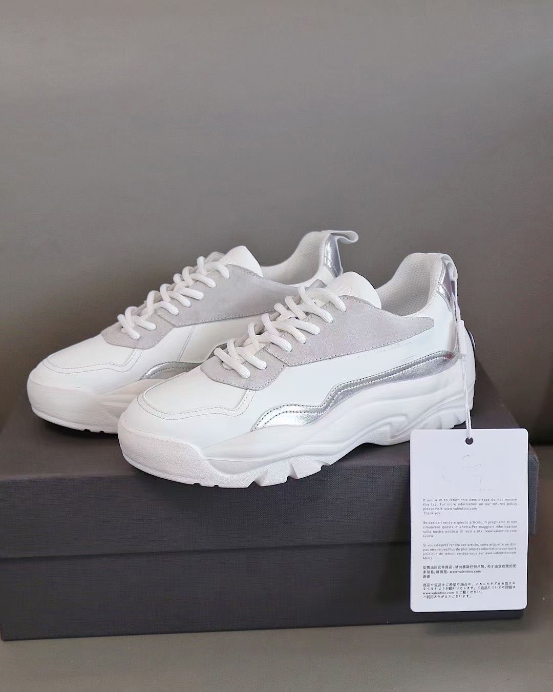 

[Original Box] Gumboy Calfskin Sneaker High Quality Casual Walking Women,Men Rock Studs & Rockrunner Outdoor Couple Sports Trainer EU36-46