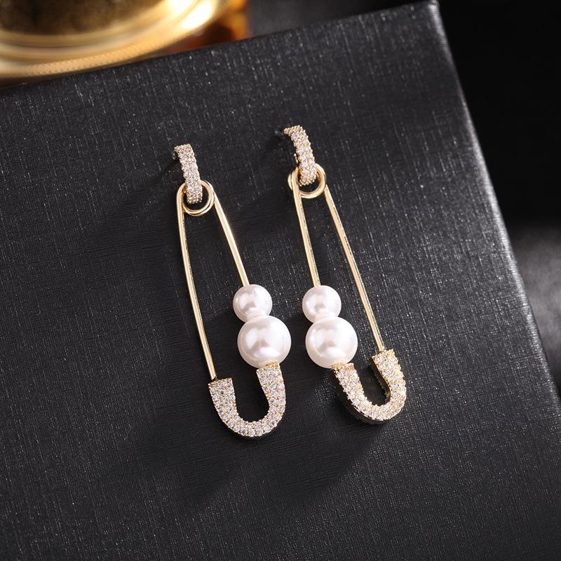 

White Pearls Pin Earrings For Female Cubic Zirconia Jewelry INS Fashion Wedding Party Jewelry New Design Earings