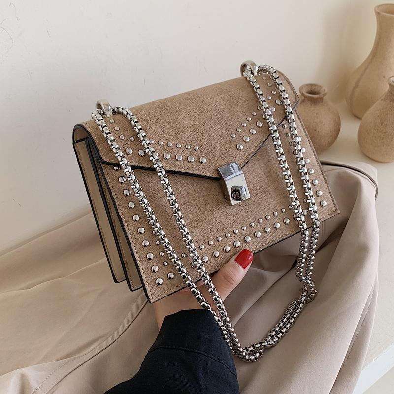 

Retro Fashion Female Rivet bag 2020 New High Quality Matte PU Leather Women's Designer Handbag Lock Chain Shoulder Messenger bag, Black