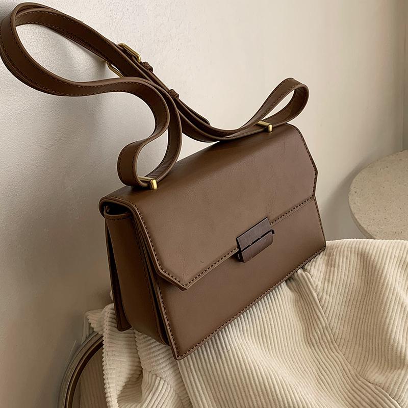 

Niche Design High-end Retro Female Bag New Fashion Crossbody Shoulder Western Square Bag Underarm Dual-use Width: 21cm, Black