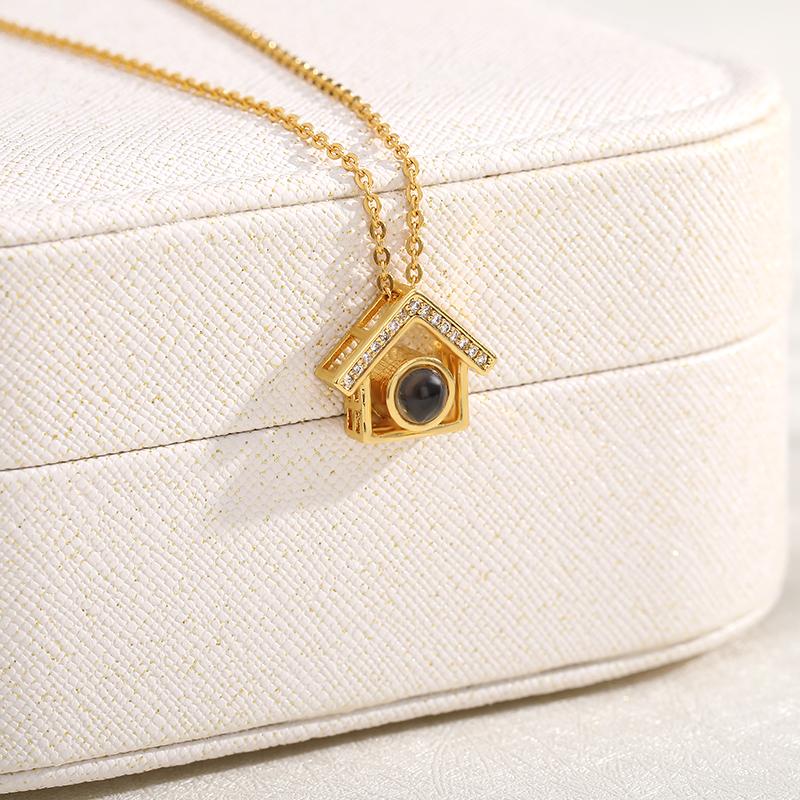 

New 2020 Projected Gold Crystal Zircon House Shape 100 Languages I Love You Women's Fashion Pendant Men's Charm Gift Accessories