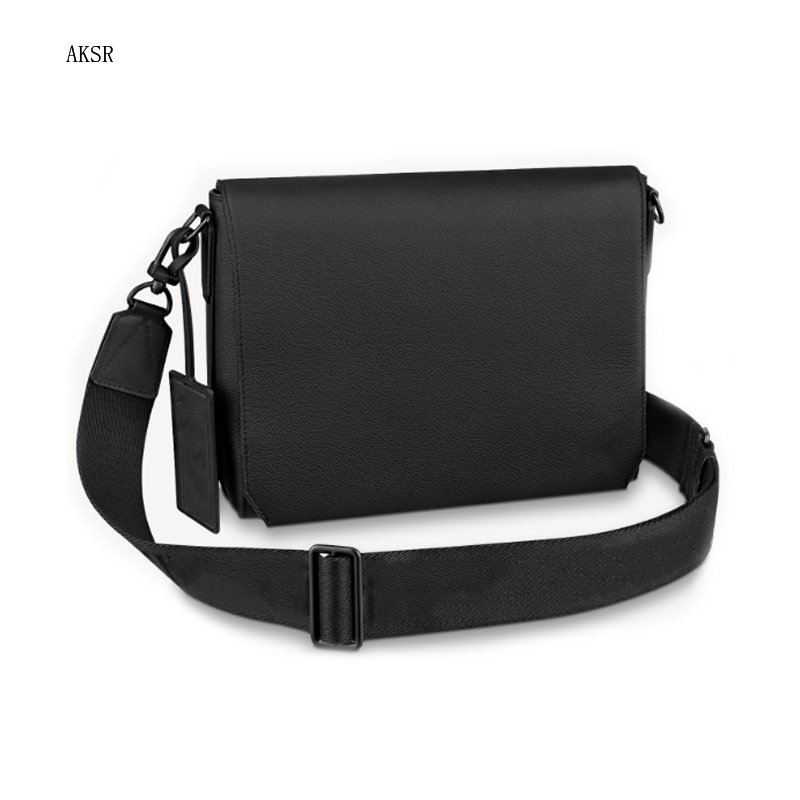 

Bags Briefcases Men's AEROGRAM Messenger Leather Black Shoulder Crossbody