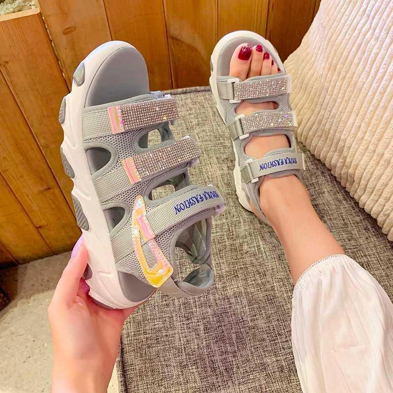 

Women Chunky Sandals Flat 2020 Designers Fashion Platform Sandal Gladiator Open Toe Beach Crystal Casual Shoes For Woman1, Black