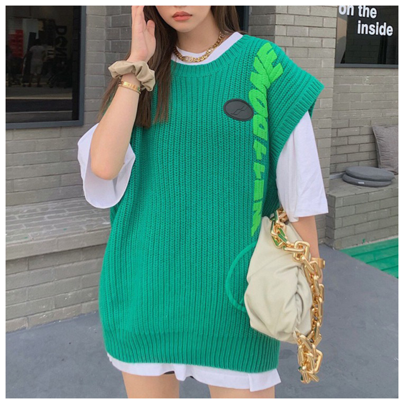 

2021 Winter Casual New We11done Vest Men's Green Wool Slim Handsome Sleeveless Sweater for Men and Women 48dh