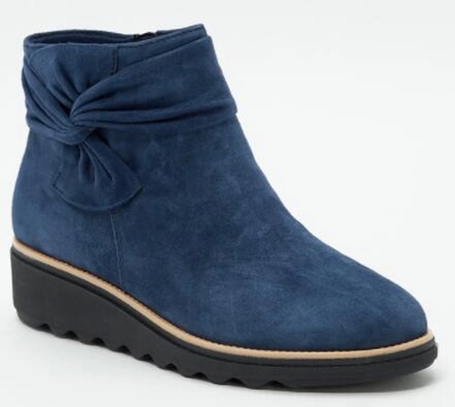 

Winter 2021 the new winter sloping heel bare boots suede round head spot suede flat heel artificial wool gray short barrel cotto #c30t, Black