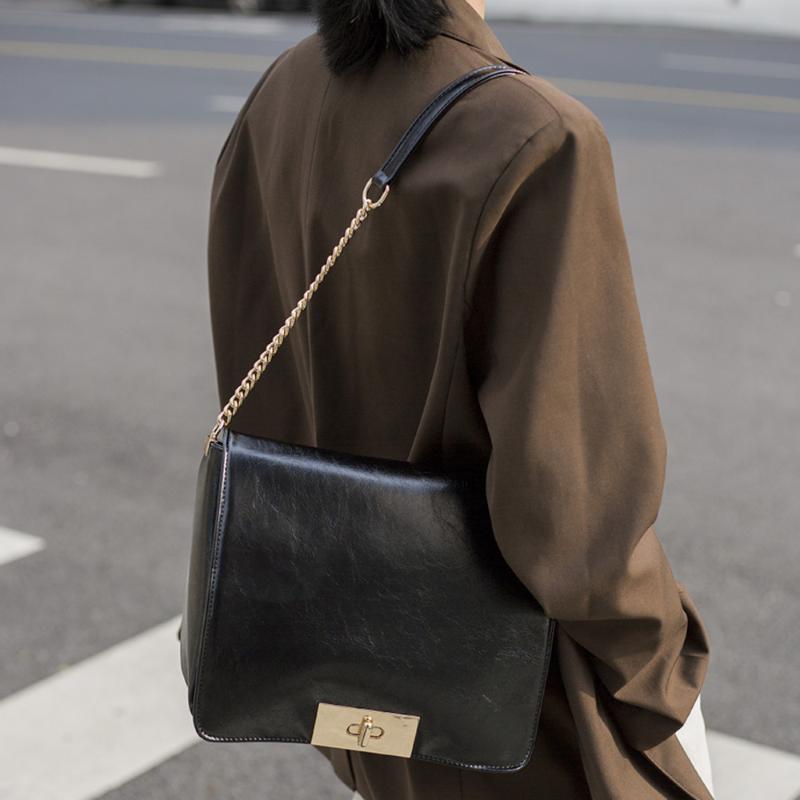 

2021 New Fashion Spring Chain Shoulder Bag Women's Soft Leather Large Capacity Underarm Pack Casual Vintage Messenger Bag E070, Burgundy