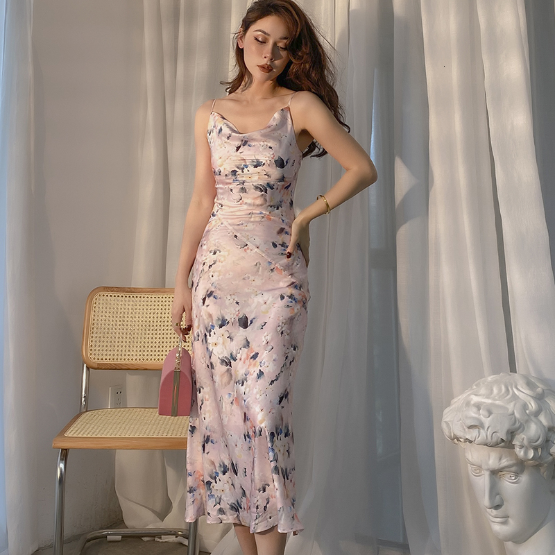 

2021 New Elegant Floral Winter Printing Satin Silks Vintage Dress Thin Spaghetti Girdles Dressed Up for Mid-calf Women Party Clothes 8DG7