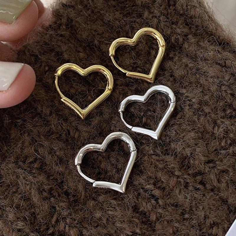 

Hoop & Huggie Arrival Romantic Sweet Heart-shaped Geometric Gold Silver Color Metal Earrings For Women Girls Party Jewelry Gifts 2021