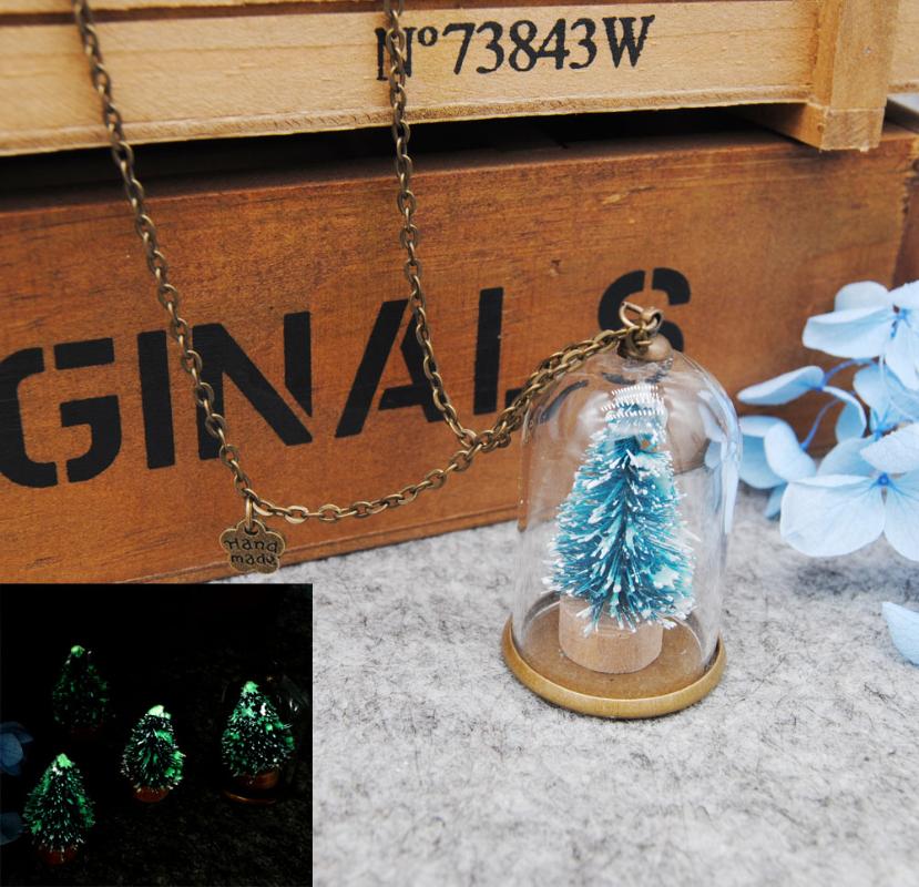 

Luminous Glow In the Dark Xmas Christmas Tree Snowflake Pendant Necklace Gift NEW