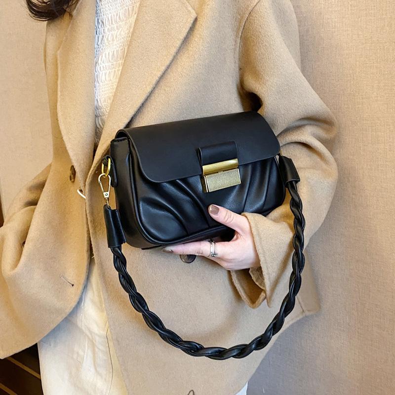 

YILIAN 2021 New fashion fashion chain cross-body versatile one-shoulder western style small square bag, Black