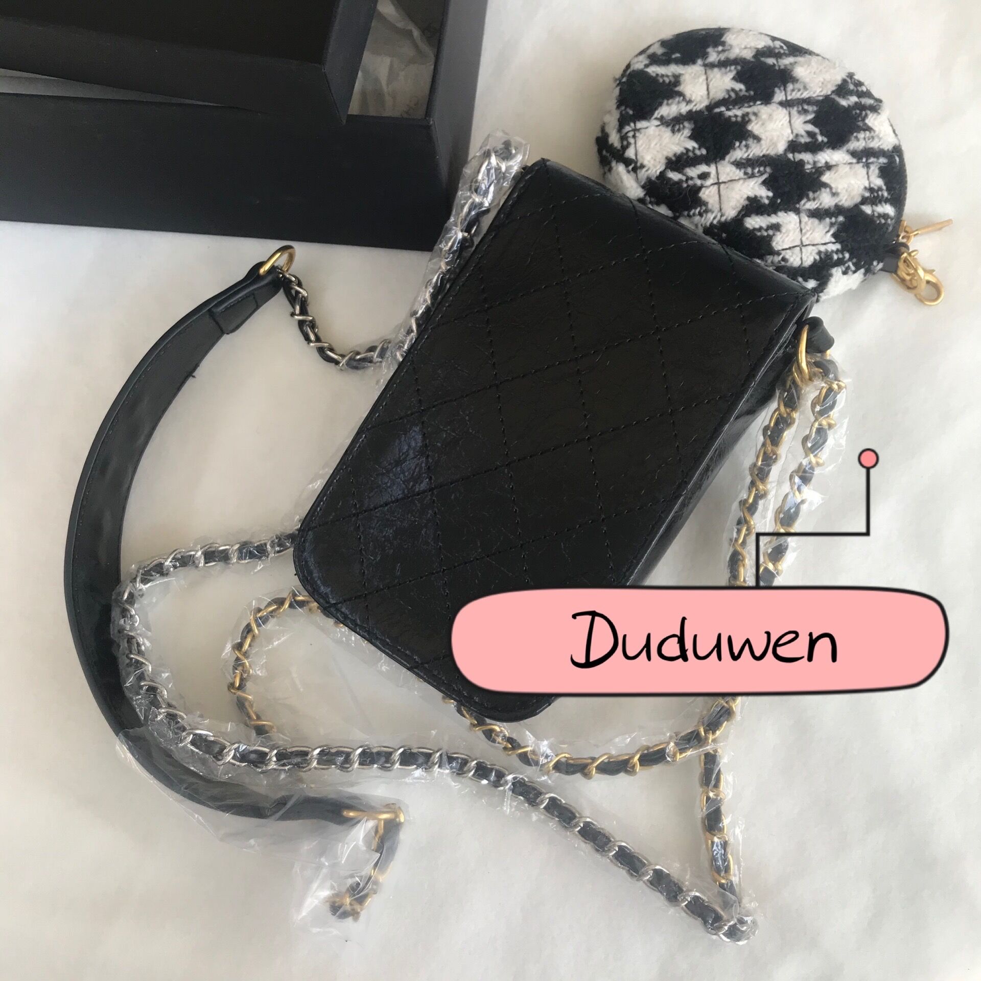 

fashion C buckle pu shoulder bag chain case classcail pouch VIP makeup storage bag gift box, Customize