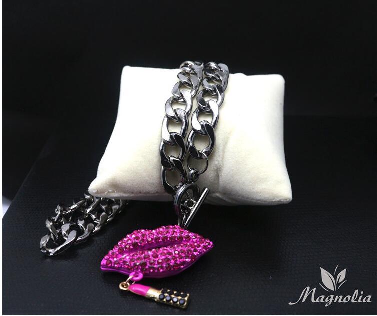 

Back Gun Color Bold Chain Red Lipstick Necklace Pendant Necklace