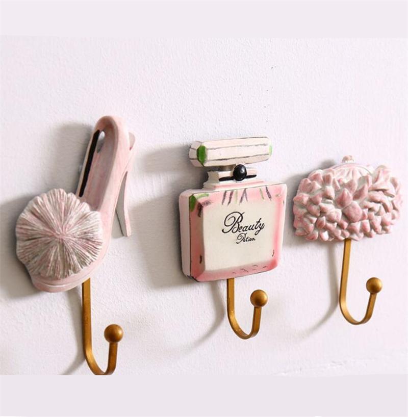 

Resin Lady Shoes Perfume Bottle Bag Patterned Clothes Hat Hanger Wall Mounted Hooks for Kitchen Bathroom Adhesive Wall Hanger
