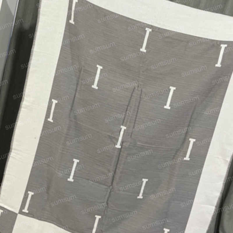 

Designer Letter Blankets Cashmere Women 135x165cm Luxury Sublimation Winter Baby Beach Bathing Towel Bath Cotton Living Room H Blanket D2108281LZ