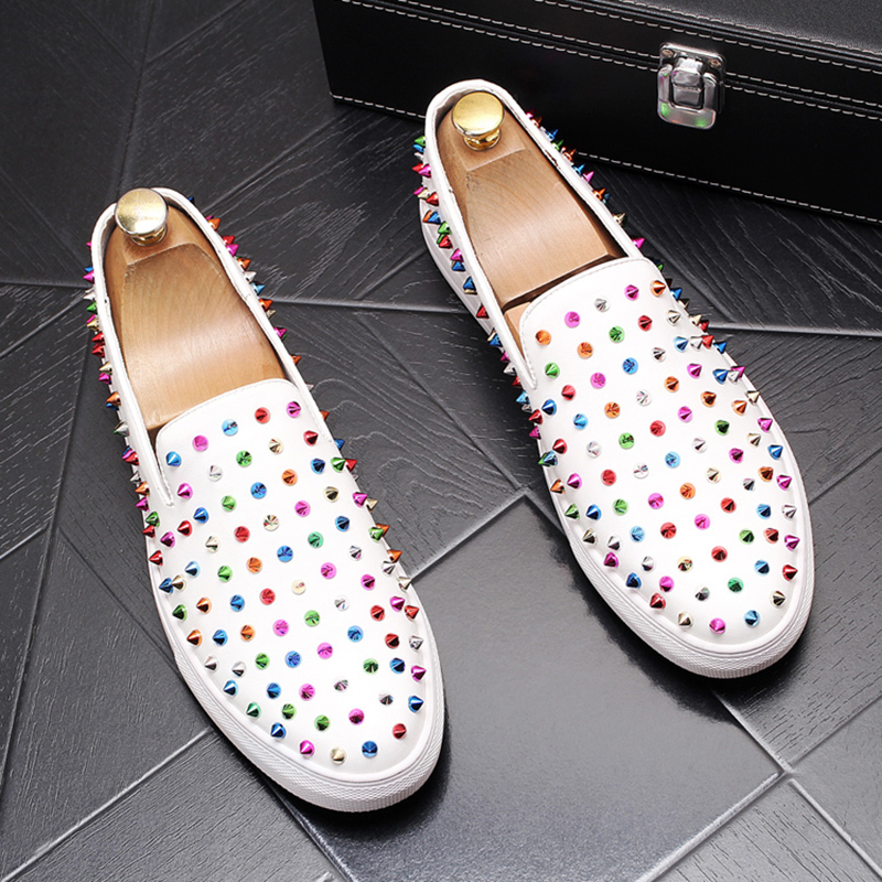 

Design of New Luxury Men Night Party Dress Leather Rivets Cow Shoes Slide-on Shoe Flat Platform Moccasins Zapatos Hombre 9sm6, White