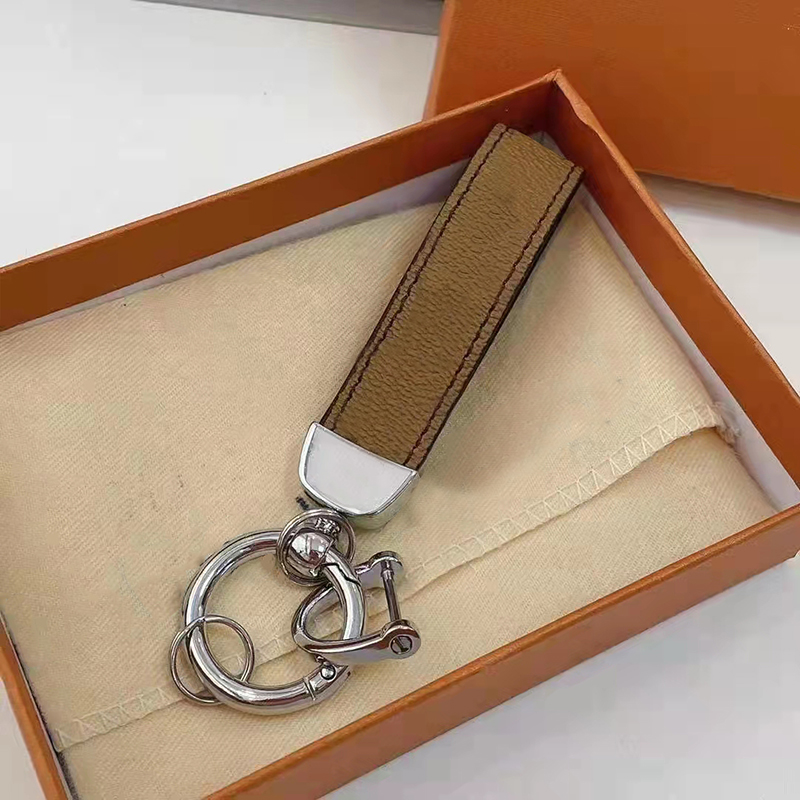 

High Quality key chain with box Luxury Accessories Buckle lovers Car Keychain Handmade Designer Leather Keychains Men Women Bags Pendant 12 Colors shengyi-0210-10