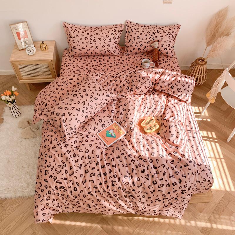 

4pcs Pink Leopard Bedding Set Bed Linen Euro Printed Flat Sheet Princess Bedspread Bed Cover Duvet Cover Set Queen Size