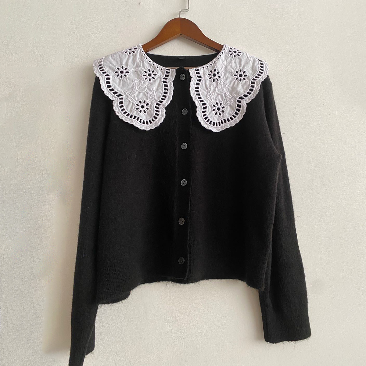 

Chic black cardigan feminine autumn casual fridges long sleeve buttons up vintage elegant woman sweaters 2020