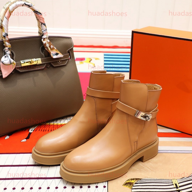 

2020 new Snow Boots Casual Shoes Trainers Fashion Sports Shoes High Quality Leather Boots Sandals Slippers Vintage For Woman boots, Black;grey