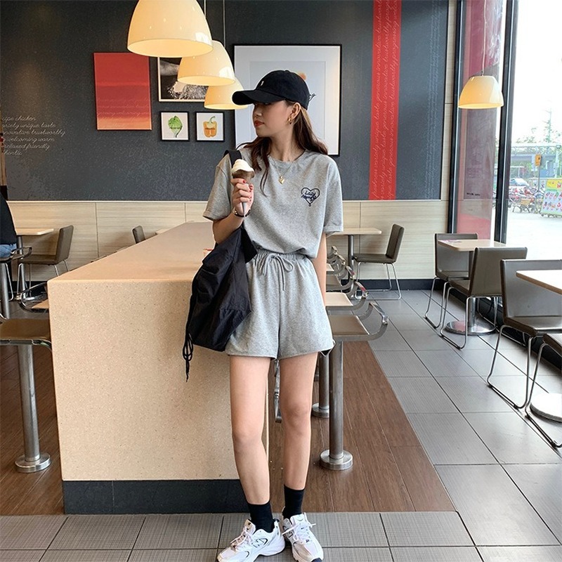 

2021 New Summer casual the neck short sleeve two pieces embroidered top harvest and elastic waist shorts 2 piece female outfits D82H, Gray.