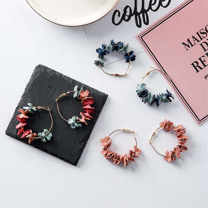 

VIVILADY New Tide Bohemia Handmade Flowers Pendant Women Hoop Earrings Cute Alloy Holiday Beach Jewelry Brincos Gift