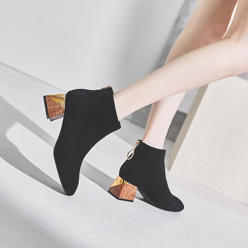 

Spring Autumn Womens Ankle Boots Zipper Back Metal Decoration Chunky Heel Shoes Black Apricot Chic Suede Shoes Lady Boot U54