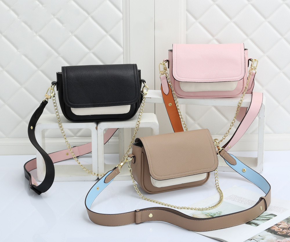 

New small square bag messenger chain underarm women's postman envelope bag, Box