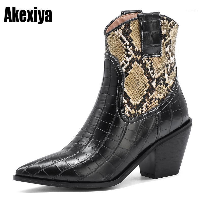 

Classic PU Leather Cowboy Ankle Boots for Women Wedge High Heel Boots Snake Print Western Cowgirl 2021 Autumn p2311, Black