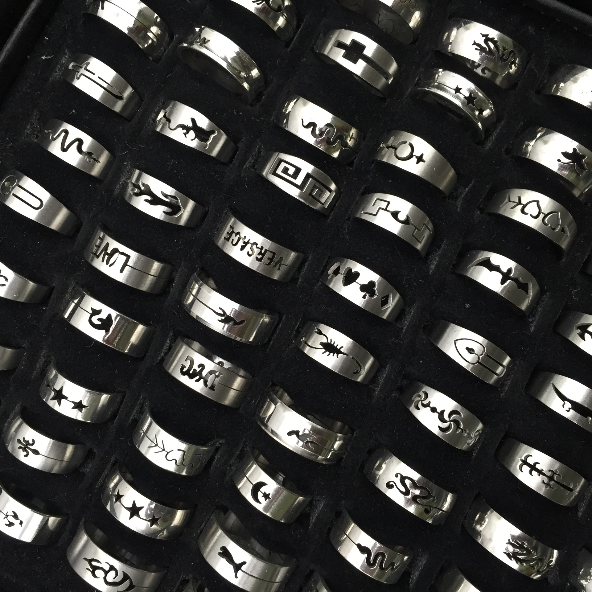 

Hot Sale 50pcs/lot Stainless Steel Hollow Ring Fashion Silver Color Finger Ring Jewelry For Men Women Gift Mixed Style