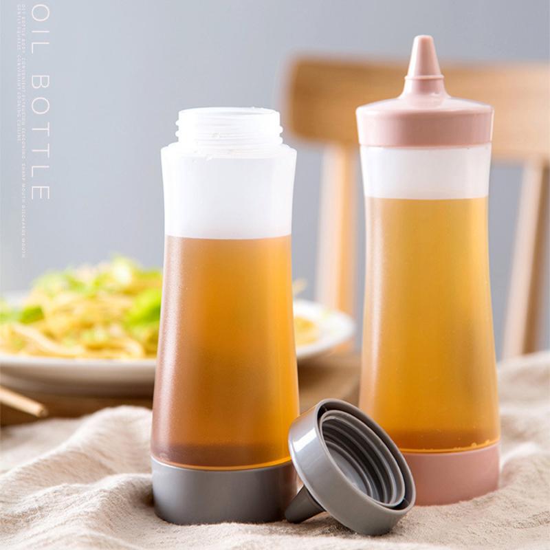 

1 Pcs Practical Squeeze Bottle Kitchen Accessories Plastic Sauce Vinegar Oil Ketchup Gravy Condiment Dispenser Bottle