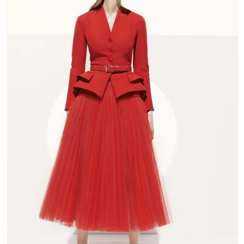 

2021 New Winter Sexy Style with Low-cut v Belt Long Sleeve Suit Elastic Jacket Tulle Cuff Big Sock Feminine Skirt High-quality Pkta, Red.