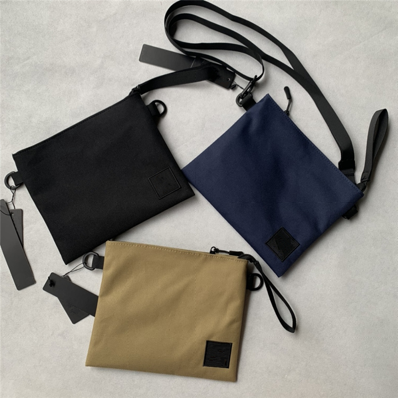 

CPtopstoney Casual men's hand-held zipper bag solid color business large capacity square Korean messenger bag Men's Postman bag, Black