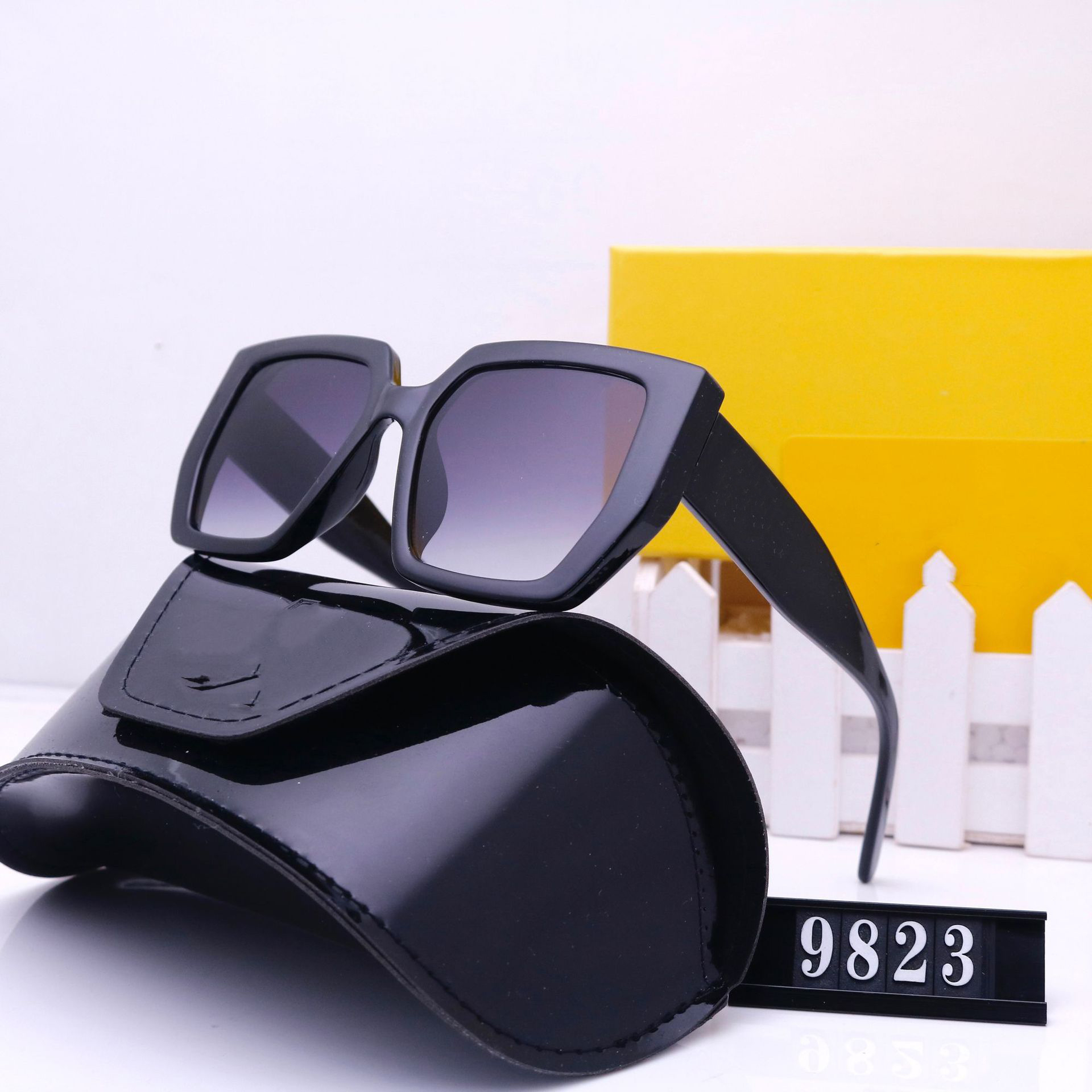 

New sunglasses female senior sense INS big face thin polarized sunglasses female anti UV Polaroid glasses Lens With Box