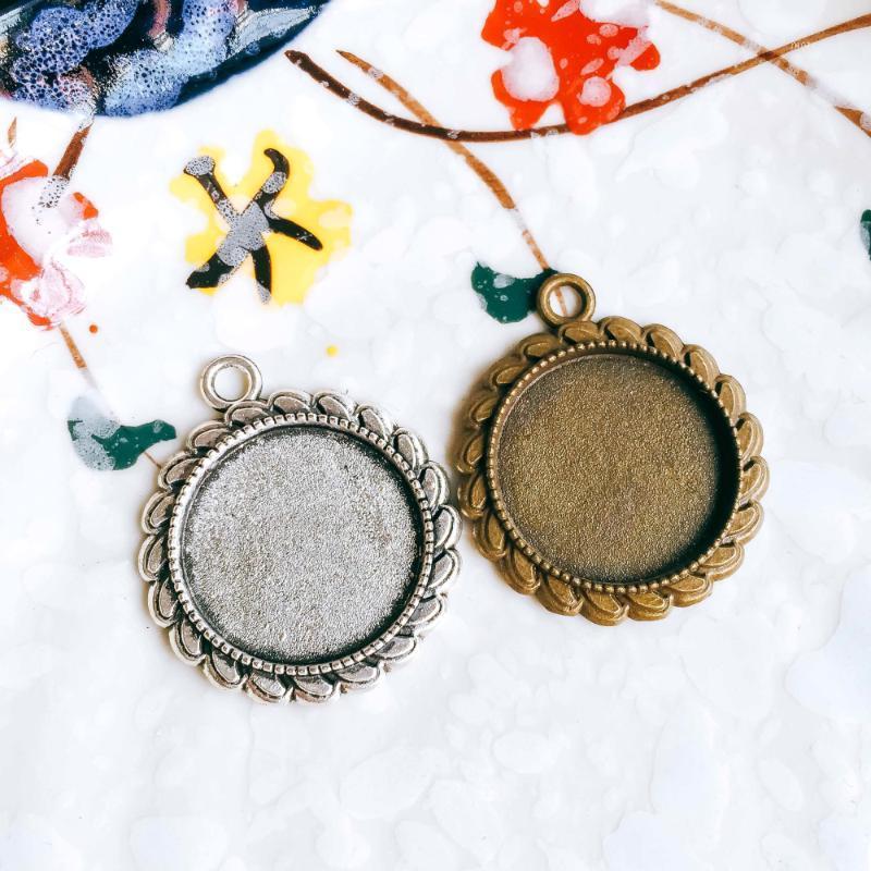 

5pcs/lot 20mm Necklace Pendant Setting Antique Bronze Silver Glass Cabochon Blank Base Supplies for Jewelry Finding T071