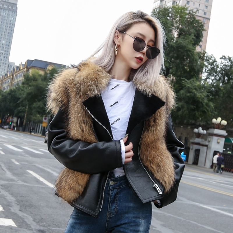 

Streetwear 2020 Winter a Piece of Sheep's Fur with Silver Fox Collar, Women's Lambskin Coat Fyu9, Golden collar