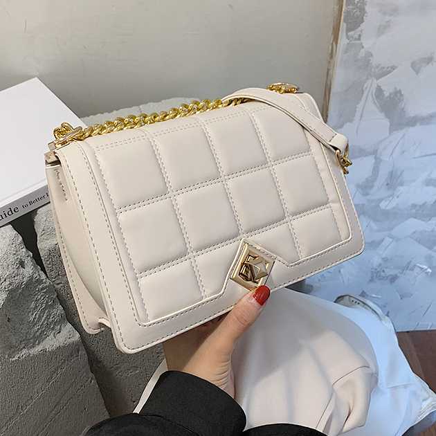 

Textured Versatile One-Shoulder Messenger Bag 2020 New Fashion Trendy Rhombus Embroidery Thread Chain Small Square Bag, Black