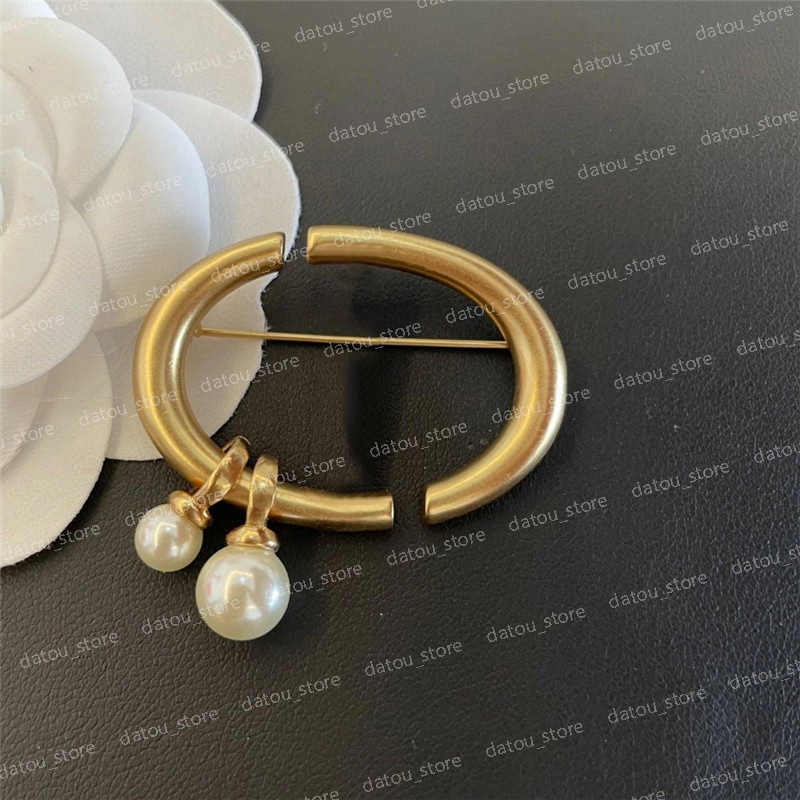 

Fashion Men Women Luxurys Designers Accessories Gold Brooch Pins Womens Designer Pearl Brooches With Diamonds Ladies Jewelry Brosche