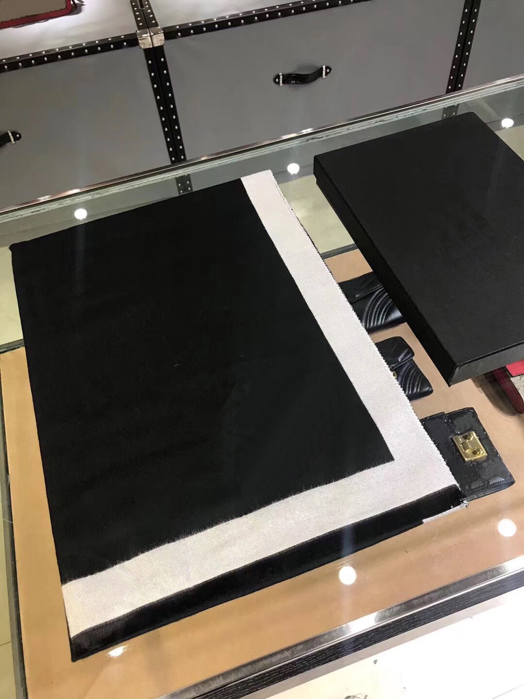 

2021 Brand Designers Logo Cashmere Scarf Long 180x65cm High Quality Hot Selling Camellia Collection Chat or Message Our Get Original Picture, Blue;gray