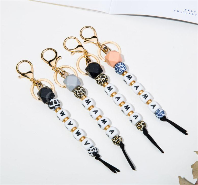 

2022 New Mother's Day Gift Leopard Print Silicone Wood Bead Mama Keychain food grade silicone letter keychains pendant key ring de140