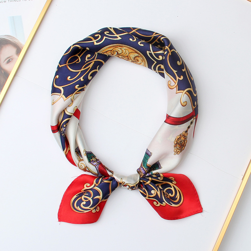 

2021 Spring and autumn designer womens scarf with printed luxury scarf with square pattern Casual Fashion Brand Cravat for women size 53*53