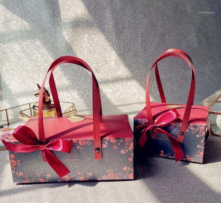 

100pcs/lot Cow Roll Sugar Box Cow Roll Cake Boxes Snow Flake Crisp Box Pineapple Crisp Hand-held Boxes SN34581