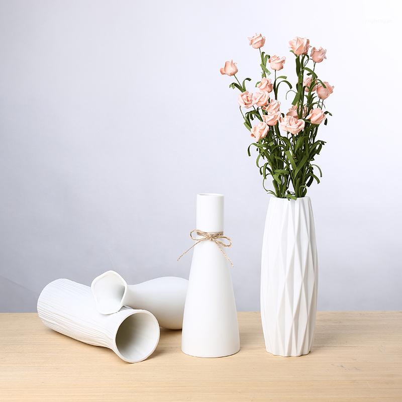 

Classic White Ceramic Vase Chinese Arts Crafts Decor Contracted Porcelain Flower Vase Creative Gift Wedding Decoration J1