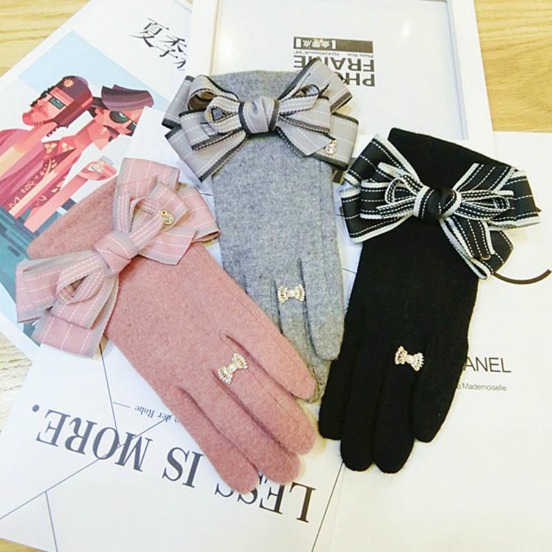 

New Korean touch screen gloves cashmere wool bow warm knitted women spring winter gloves pink gray black mittens1