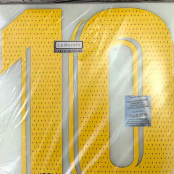 

yellow number 10, number 7, custom nameset write in order please