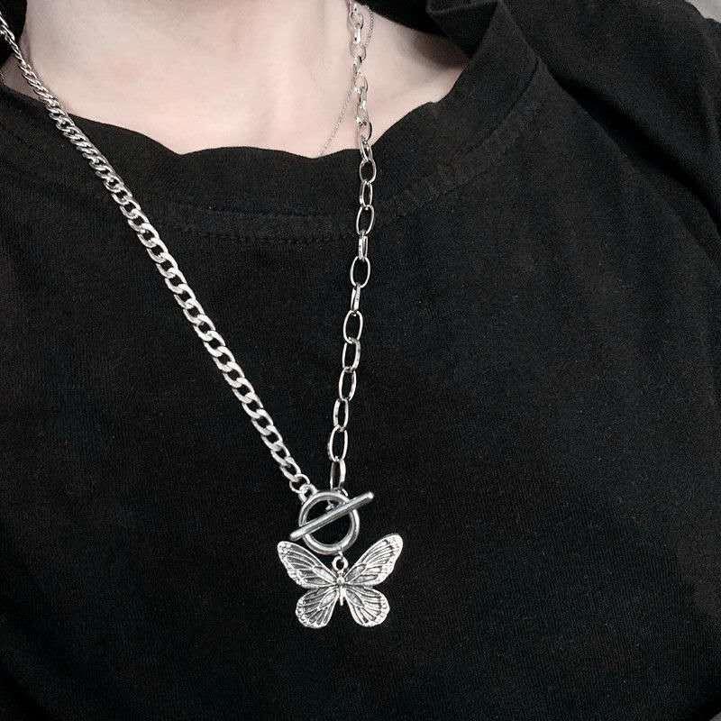 

Super European And American Butterfly Necklace Female Clavicle Chain Niche Design Titanium Steel Ins Retro Old Bracelet Pendant