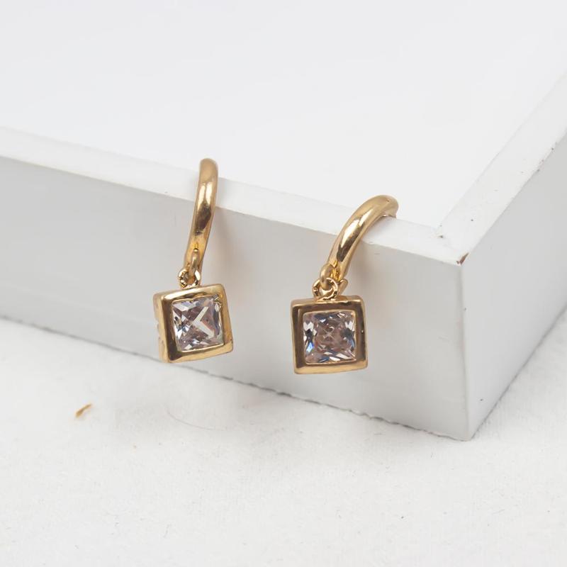 

Metal white square zirconia crystal earring pendant suitable for modern women fashion jewelry gift