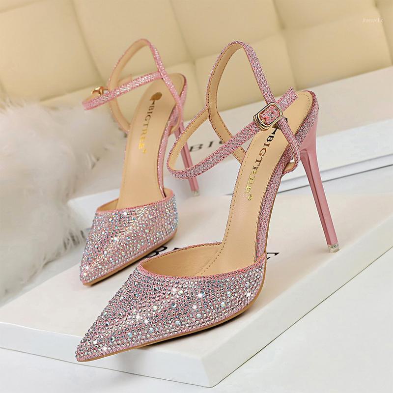 

Korean fashion women's high heels Banquet fine with shallow mouth pointed hollow shiny rhinestone sandals new1, Champagne
