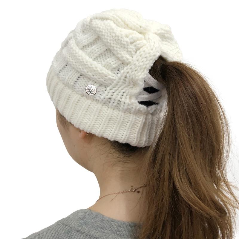 

Women Winter Cable Knit Beanie Hat with Side Buttons Criss Cross Cap X7YA, Bk