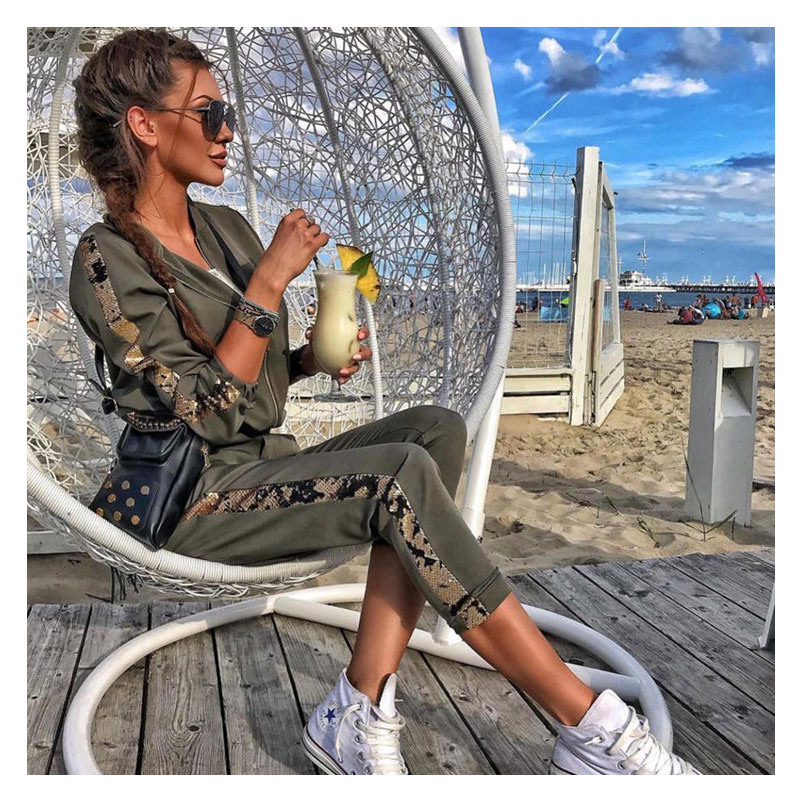 

Custom stitching sports and leisure European and American two-piece running fitness body comfortable without cap collar women, White