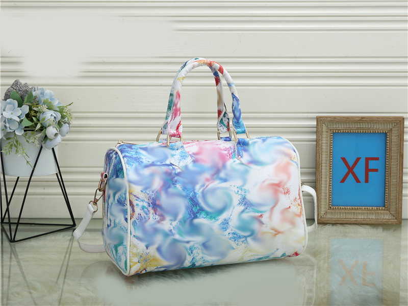 

Hjd 2022 Designers fashion duffel bags luxury men female travel bags leather handbags large capacity holdall carry on luggage overnight weekender bag, 32*19*23